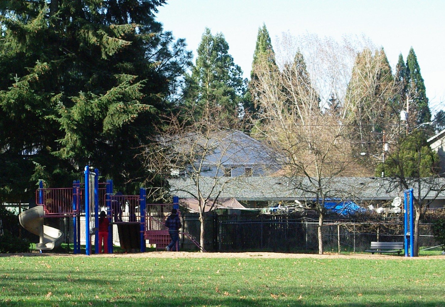 Walnut Street Park: a splash pad the children switch on themselves
